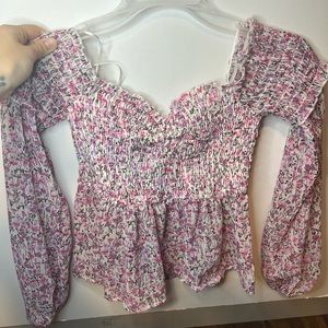 Mi ami puffy long sleeve with elastic (size xs).